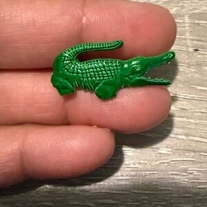 Vintage Green alligator lapel pin gator